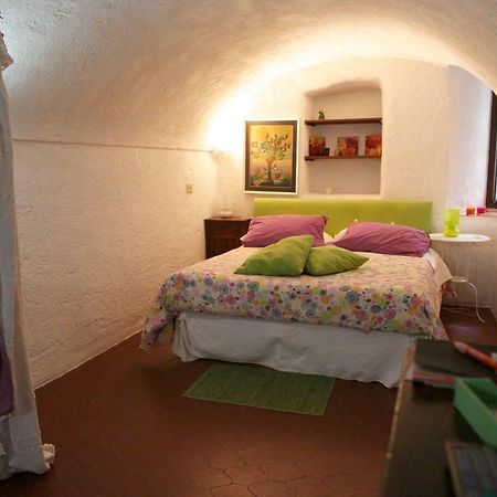 Appartamento Le Violette Dolceacqua Exterior foto