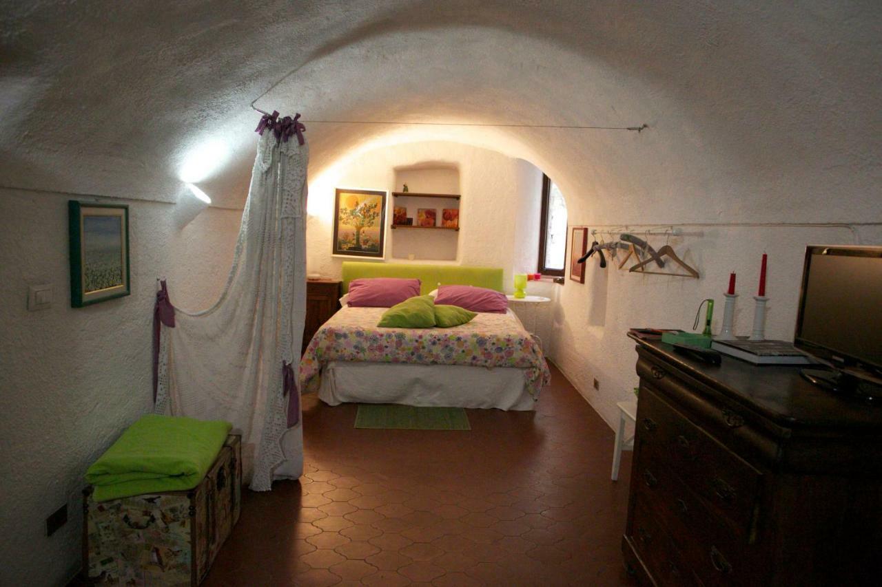 Appartamento Le Violette Dolceacqua Exterior foto