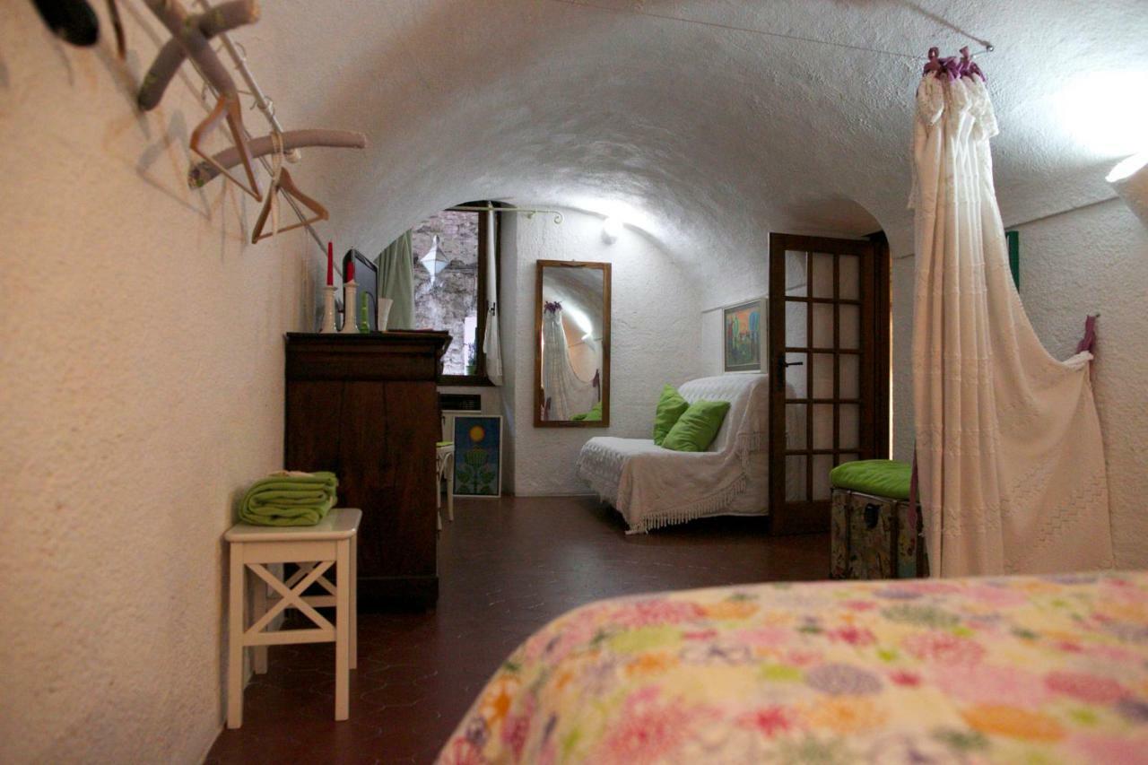 Appartamento Le Violette Dolceacqua Exterior foto